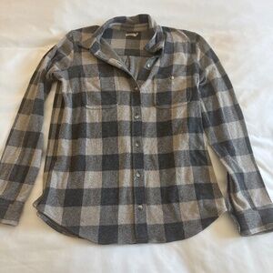 Women’s Faherty plaid long sleeve fleece like flannel
